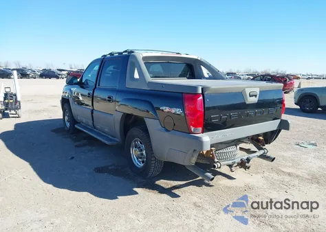 2002 Chevrolet Avalanche 2500 from USA, damaged, VIN 3GNGK23G82G234776